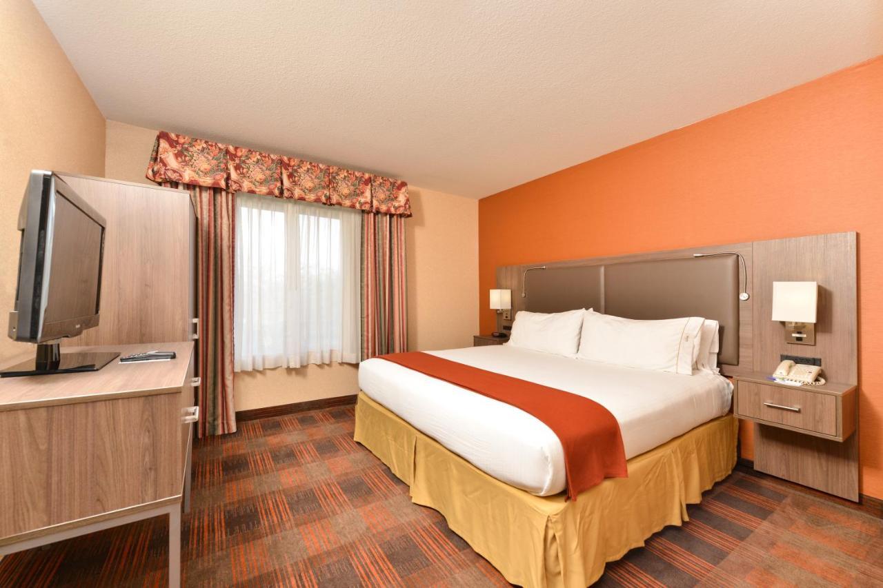 Express & - Hwy 99 By Ihg 3*