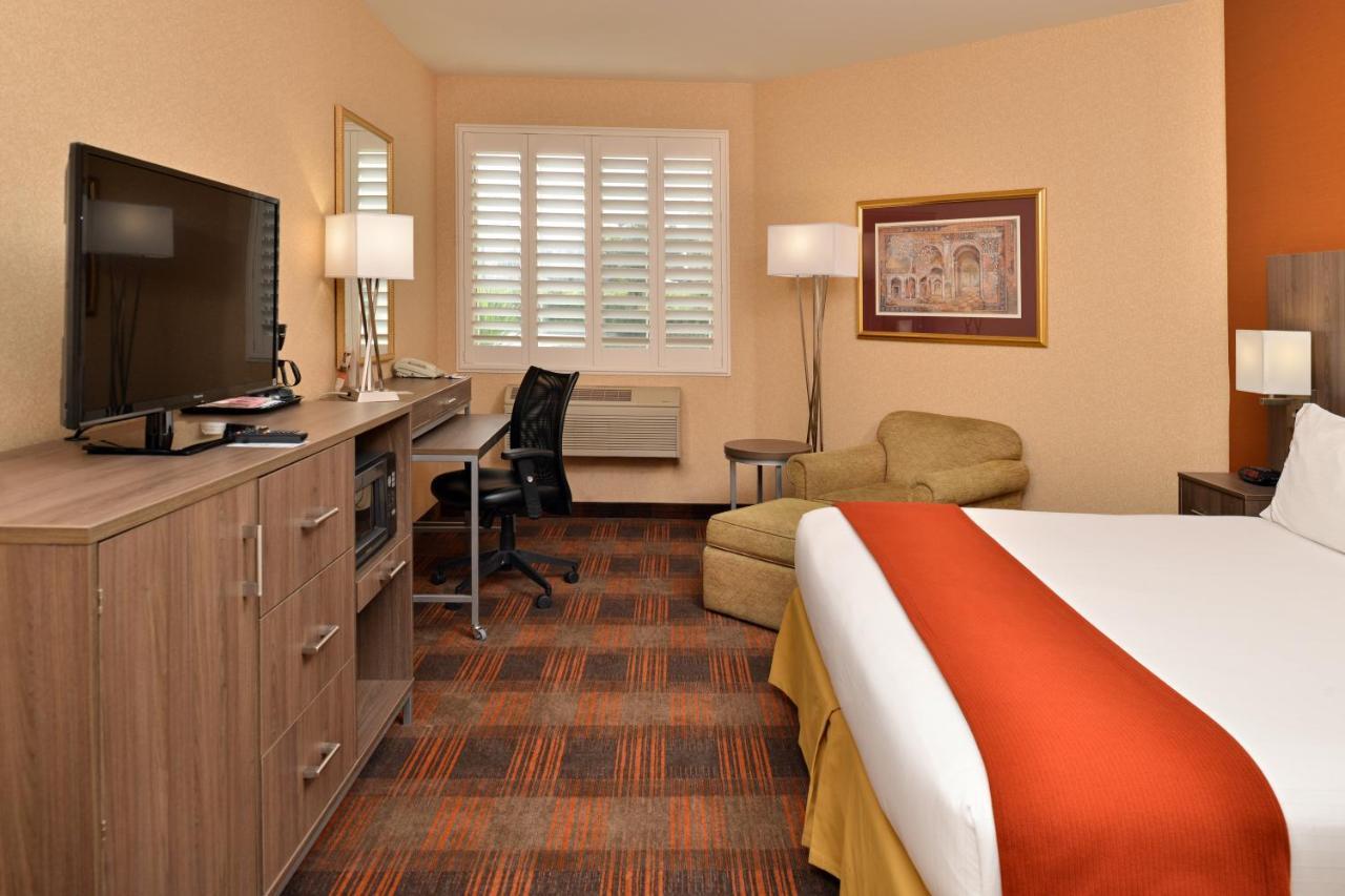 Hotel Express & - Hwy 99 By Ihg Elk Grove