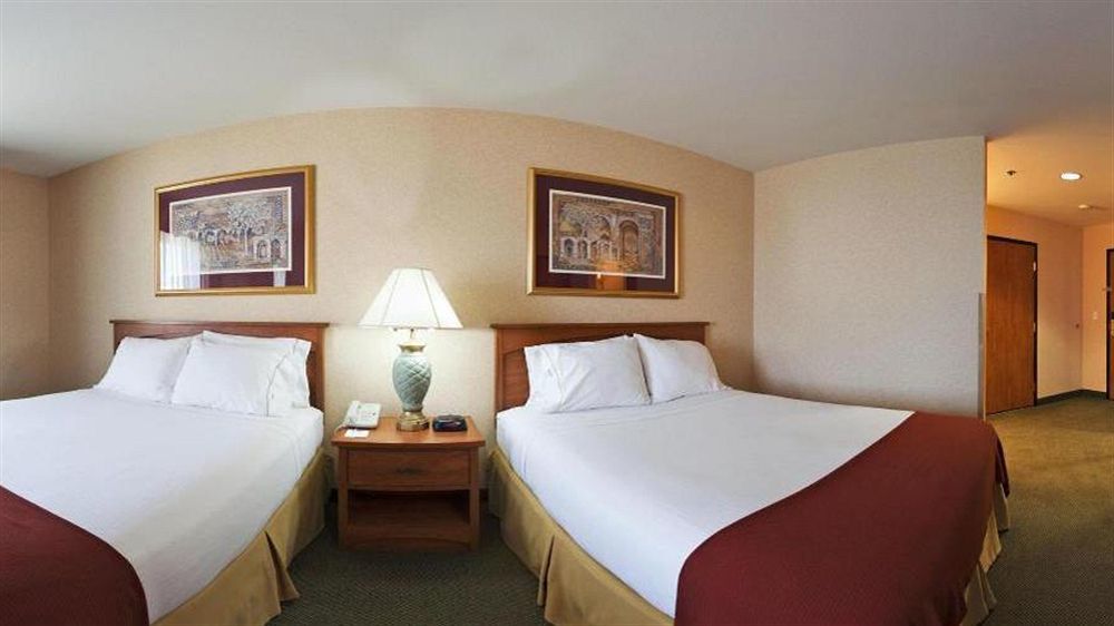 Express & - Hwy 99 By Ihg 3* Elk Grove