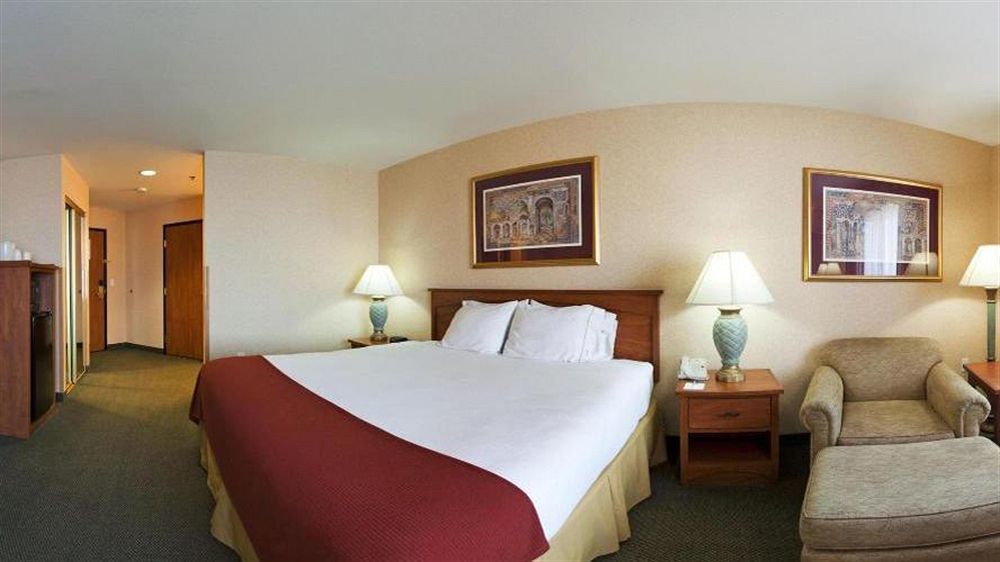 Express & - Hwy 99 By Ihg Elk Grove